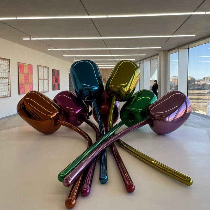 Prada Foundation: discover Milan by studying Italian